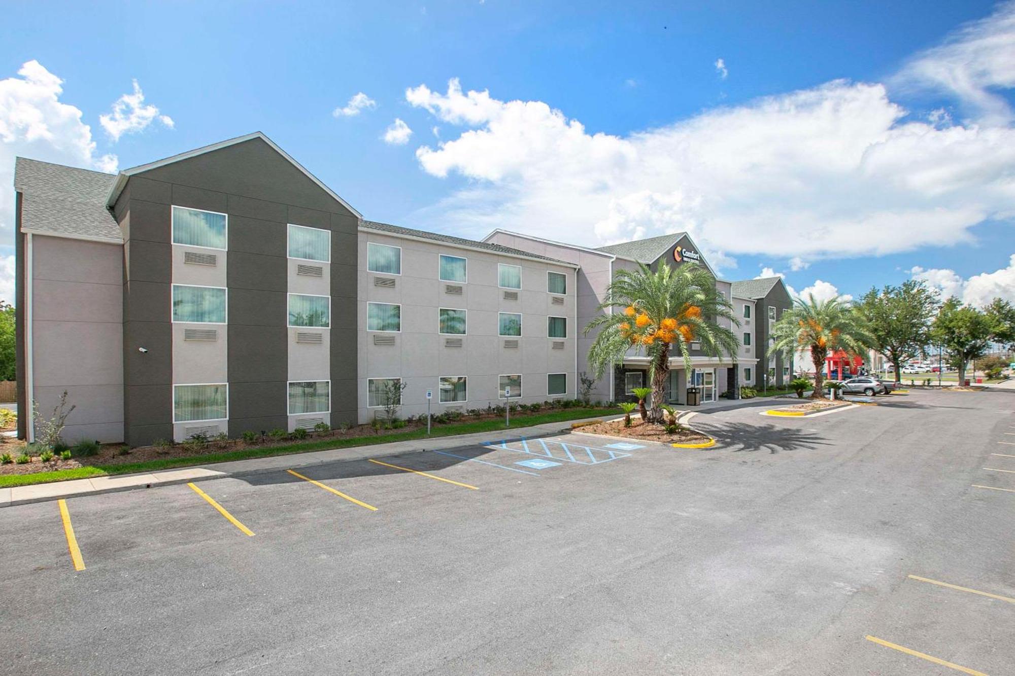Comfort Inn & Suites Гоума Екстер'єр фото
