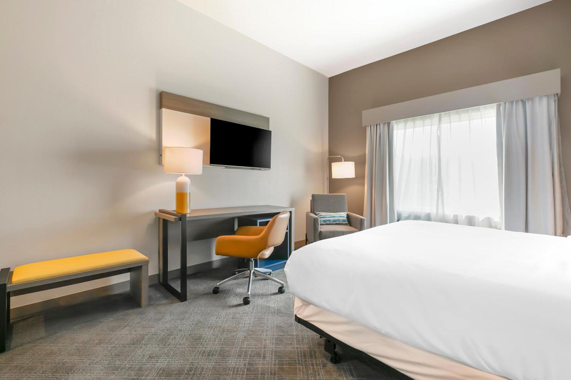 Comfort Inn & Suites Гоума Екстер'єр фото