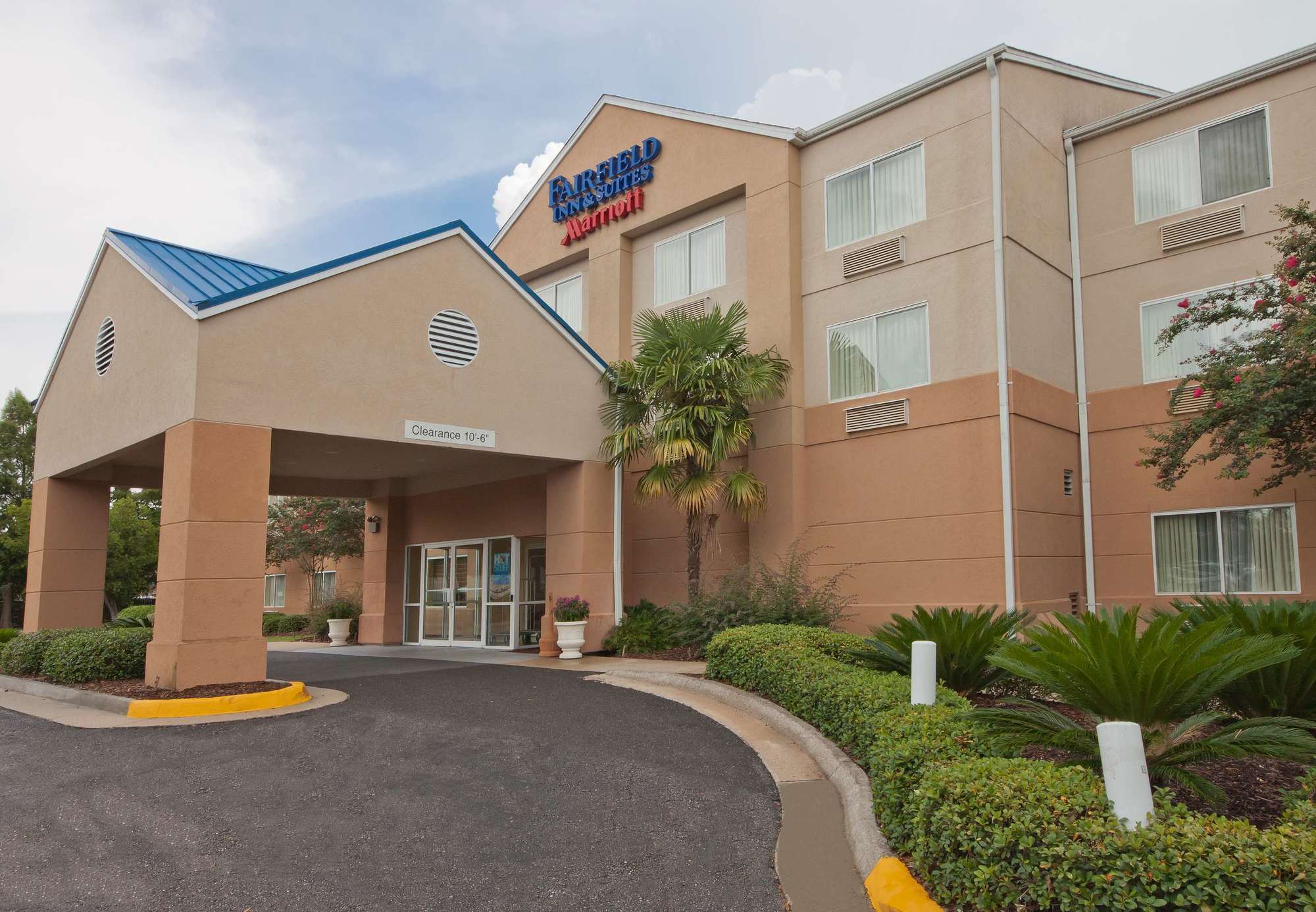 Comfort Inn & Suites Гоума Екстер'єр фото